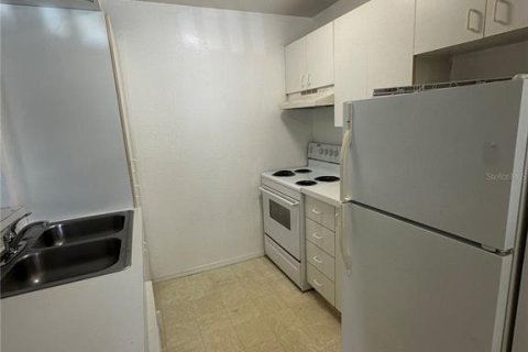 Condominio en alquiler en Sarasota, Florida, 2 dormitorios, 113.71 m2 № 1877149 - foto 5