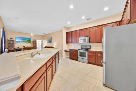 House in Apopka, Florida 5 bedrooms, 241.55 sq.m. № 1778667 - photo 4