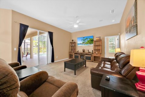 House in Apopka, Florida 5 bedrooms, 241.55 sq.m. № 1778667 - photo 9