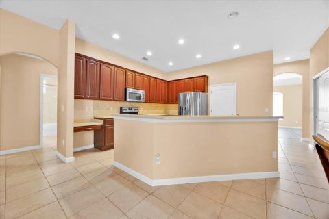House in Apopka, Florida 5 bedrooms, 241.55 sq.m. № 1778667 - photo 6