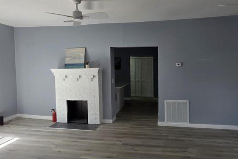 Villa ou maison à louer à Tampa, Floride: 4 chambres, 142.33 m2 № 1805622 - photo 2