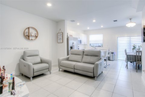 Touwnhouse à vendre à Homestead, Floride: 3 chambres, 123.37 m2 № 2090403 - photo 6