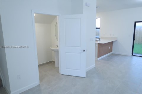 Touwnhouse à louer à Miami, Floride: 3 chambres, 123.65 m2 № 1833747 - photo 29