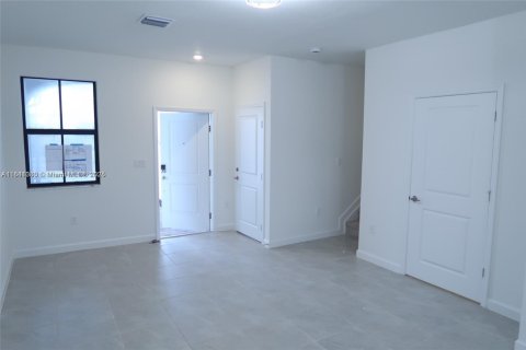 Touwnhouse à louer à Miami, Floride: 3 chambres, 123.65 m2 № 1833747 - photo 7