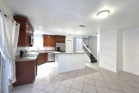 House in Davie, Florida 3 bedrooms, 167.32 sq.m. № 1994032 - photo 10