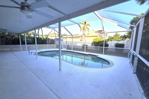 House in Davie, Florida 3 bedrooms, 167.32 sq.m. № 1994032 - photo 19