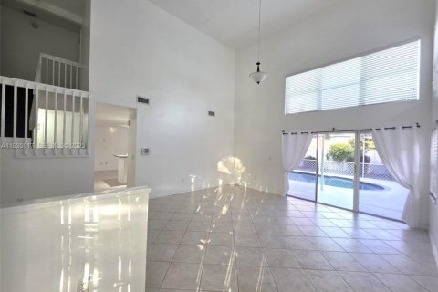 House in Davie, Florida 3 bedrooms, 167.32 sq.m. № 1994032 - photo 6