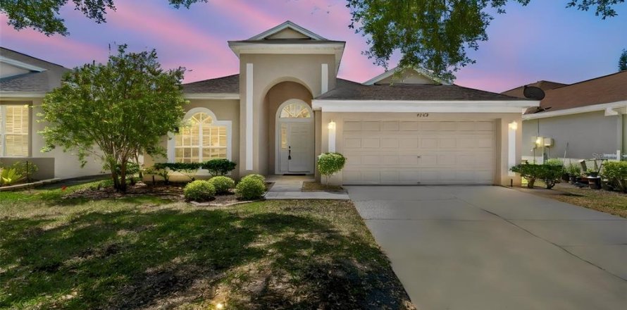 House in Tampa, Florida 3 bedrooms, 197.14 sq.m. № 2118861