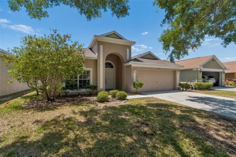 House in Tampa, Florida 3 bedrooms, 197.14 sq.m. № 2118861 - photo 4