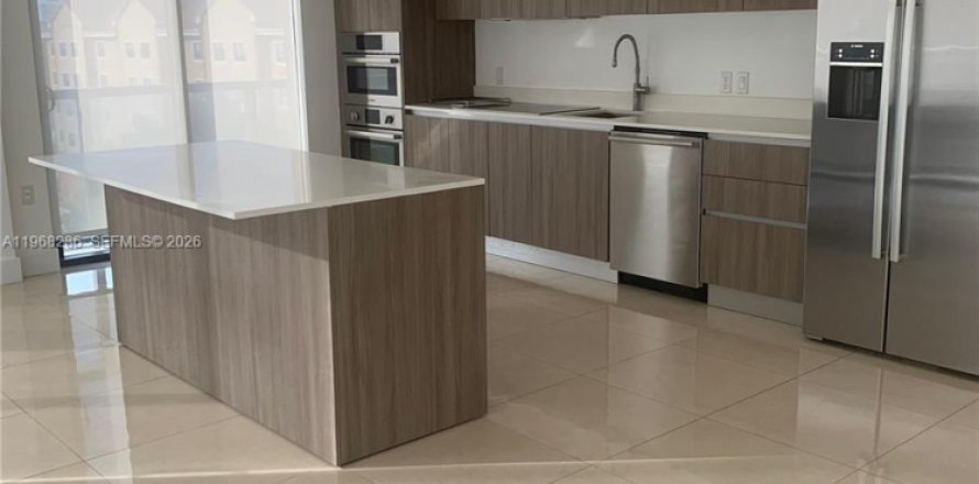 Condo in Miami, Florida, 2 bedrooms  № 2031785