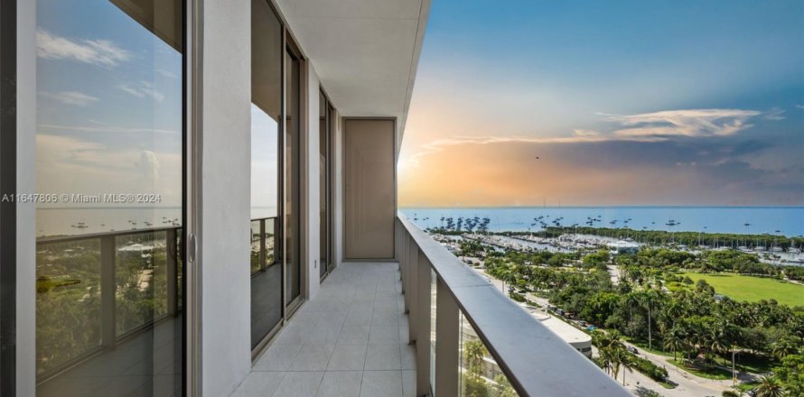 Condominio en Miami, Florida, 2 dormitorios № 1812235
