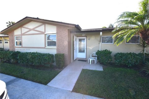 Condo in West Palm Beach, Florida, 1 bedroom  № 1869942 - photo 19