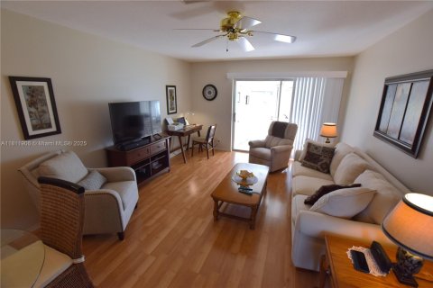 Condo in West Palm Beach, Florida, 1 bedroom  № 1869942 - photo 6