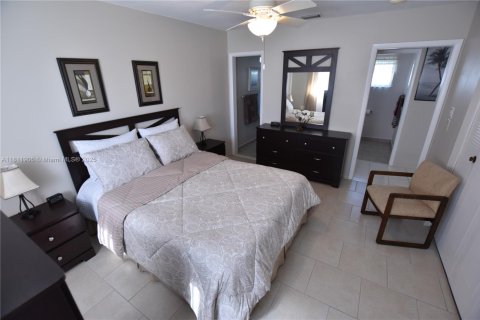Condo in West Palm Beach, Florida, 1 bedroom  № 1869942 - photo 9