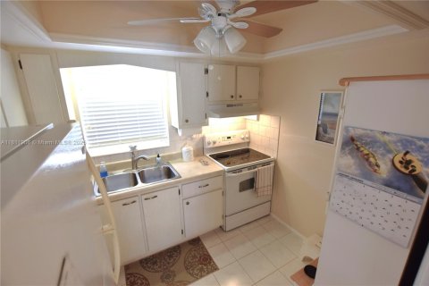 Condo in West Palm Beach, Florida, 1 bedroom  № 1869942 - photo 7