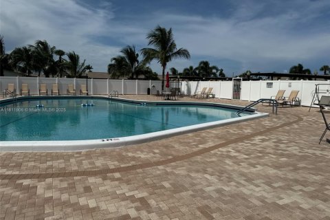Condo in West Palm Beach, Florida, 1 bedroom  № 1869942 - photo 21