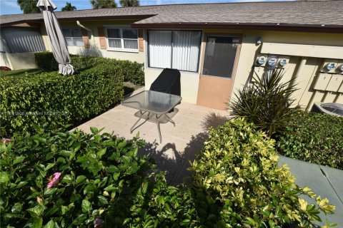 Condo in West Palm Beach, Florida, 1 bedroom  № 1869942 - photo 4