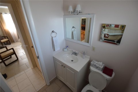 Condo in West Palm Beach, Florida, 1 bedroom  № 1869942 - photo 13