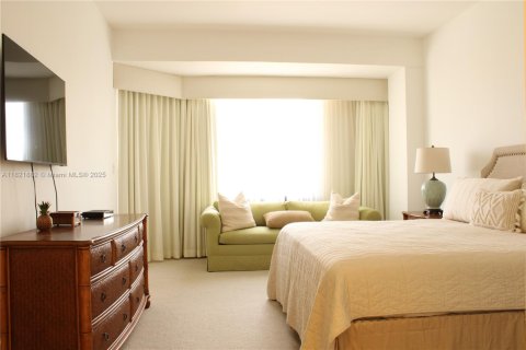 Condo in Key Biscayne, Florida, 2 bedrooms  № 2052724 - photo 9