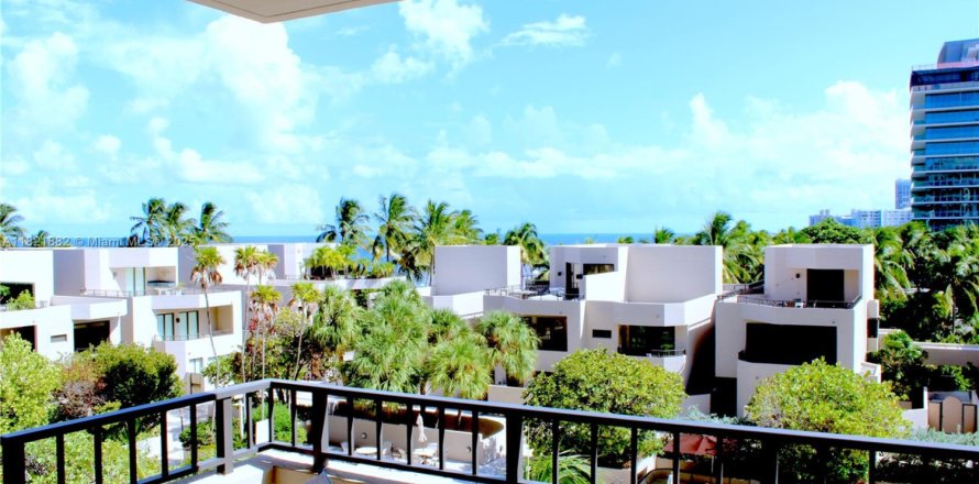 Condo in Key Biscayne, Florida, 2 bedrooms  № 2052724