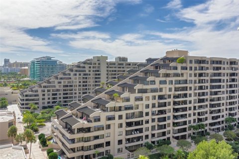 Condo in Key Biscayne, Florida, 2 bedrooms  № 2052724 - photo 18