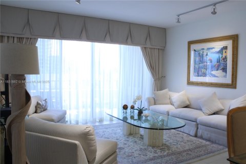 Condo in Key Biscayne, Florida, 2 bedrooms  № 2052724 - photo 5