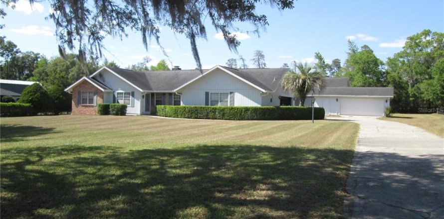 House in Ocala, Florida 3 bedrooms, 167.78 sq.m. № 1649905