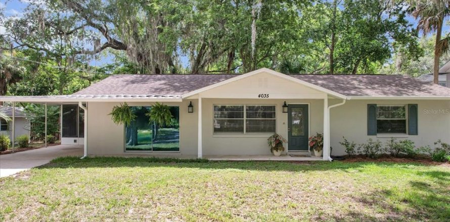 Villa ou maison à Crystal River, Floride 3 chambres, 137.77 m2 № 1802312