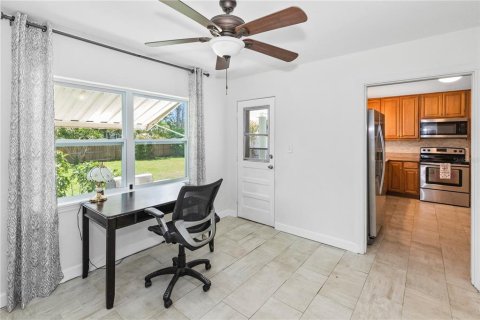 House in Saint Petersburg, Florida 2 bedrooms, 88.07 sq.m. № 1846435 - photo 19