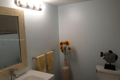 Condo in Miami Beach, Florida, 1 bedroom  № 1867805 - photo 22