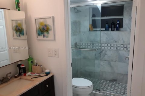 Condo in Miami Beach, Florida, 1 bedroom  № 1867805 - photo 21