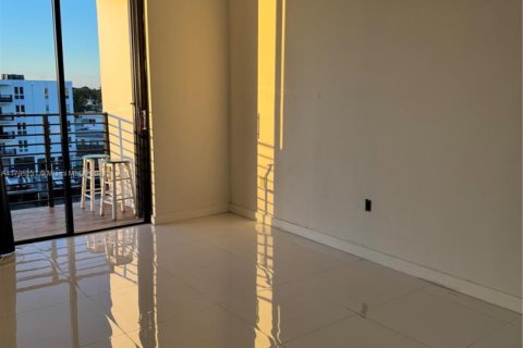 Condo in Miami Beach, Florida, 1 bedroom  № 1867805 - photo 13