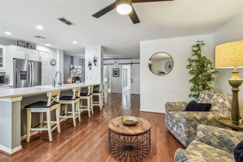 Touwnhouse à vendre à Dunedin, Floride: 3 chambres, 201.23 m2 № 1782666 - photo 11