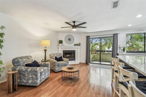 Touwnhouse à vendre à Dunedin, Floride: 3 chambres, 201.23 m2 № 1782666 - photo 9