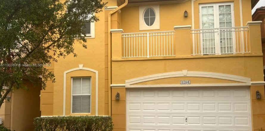 Villa ou maison à Doral, Floride 5 chambres, 221.01 m2 № 1956585