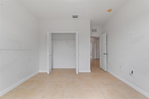 Villa ou maison à louer à Doral, Floride: 5 chambres, 221.01 m2 № 1956585 - photo 30