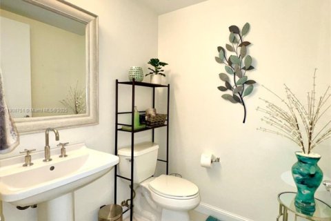 Condominio en alquiler en Miami, Florida, 2 dormitorios, 112.6 m2 № 1964645 - foto 4