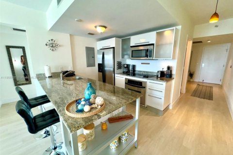 Condominio en alquiler en Miami, Florida, 2 dormitorios, 112.6 m2 № 1964645 - foto 5