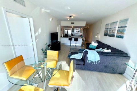 Condominio en alquiler en Miami, Florida, 2 dormitorios, 112.6 m2 № 1964645 - foto 10