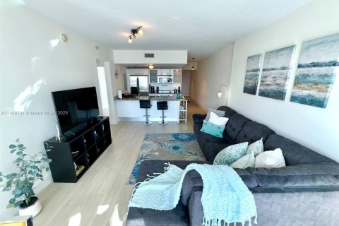 Condominio en alquiler en Miami, Florida, 2 dormitorios, 112.6 m2 № 1964645 - foto 11