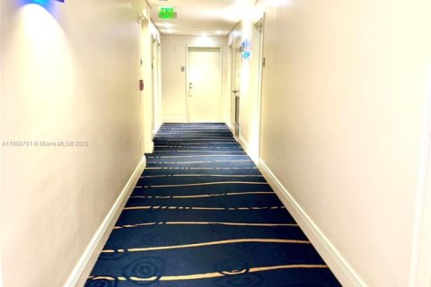 Condominio en alquiler en Miami, Florida, 2 dormitorios, 112.6 m2 № 1964645 - foto 27