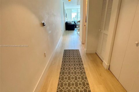 Condominio en alquiler en Miami, Florida, 2 dormitorios, 112.6 m2 № 1964645 - foto 3