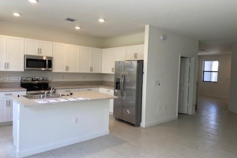 Townhouse in Miami, Florida 3 bedrooms, 169.83 sq.m. № 1729852 - photo 2