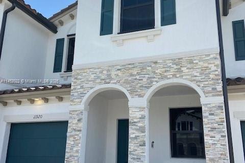 Townhouse in Miami, Florida 3 bedrooms, 169.83 sq.m. № 1729852 - photo 1