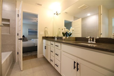House in Lakeland, Florida 3 bedrooms, 137.87 sq.m. № 2218077 - photo 18