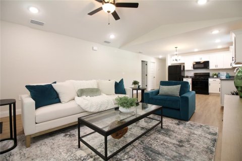 House in Lakeland, Florida 3 bedrooms, 137.87 sq.m. № 2218077 - photo 4