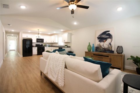 House in Lakeland, Florida 3 bedrooms, 137.87 sq.m. № 2218077 - photo 7
