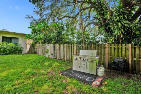 Casa en venta en Miami, Florida, 3 dormitorios, 156.08 m2 № 1857109 - foto 28