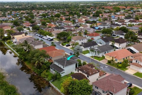 Купить виллу или дом в Пемброк-Пайнс, Флорида 4 спальни, 241.92м2, № 2146441 - фото 21
