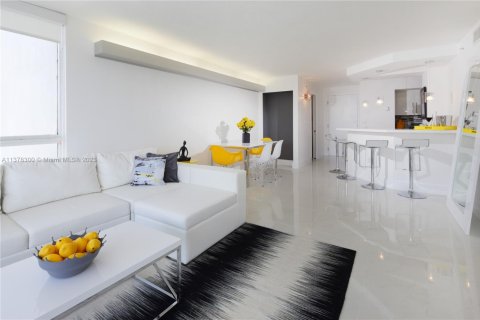Condo in Miami Beach, Florida, 1 bedroom  № 2037591